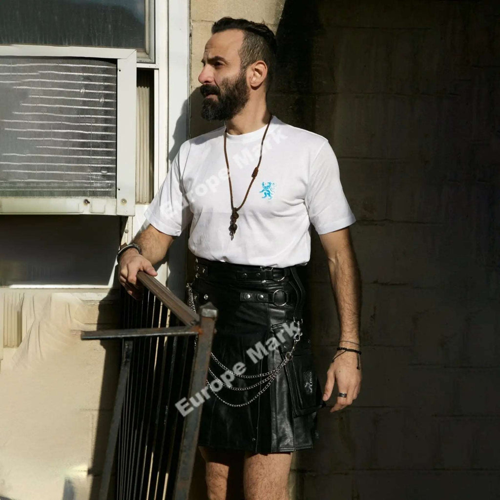 Casual leather kilt with chain 2